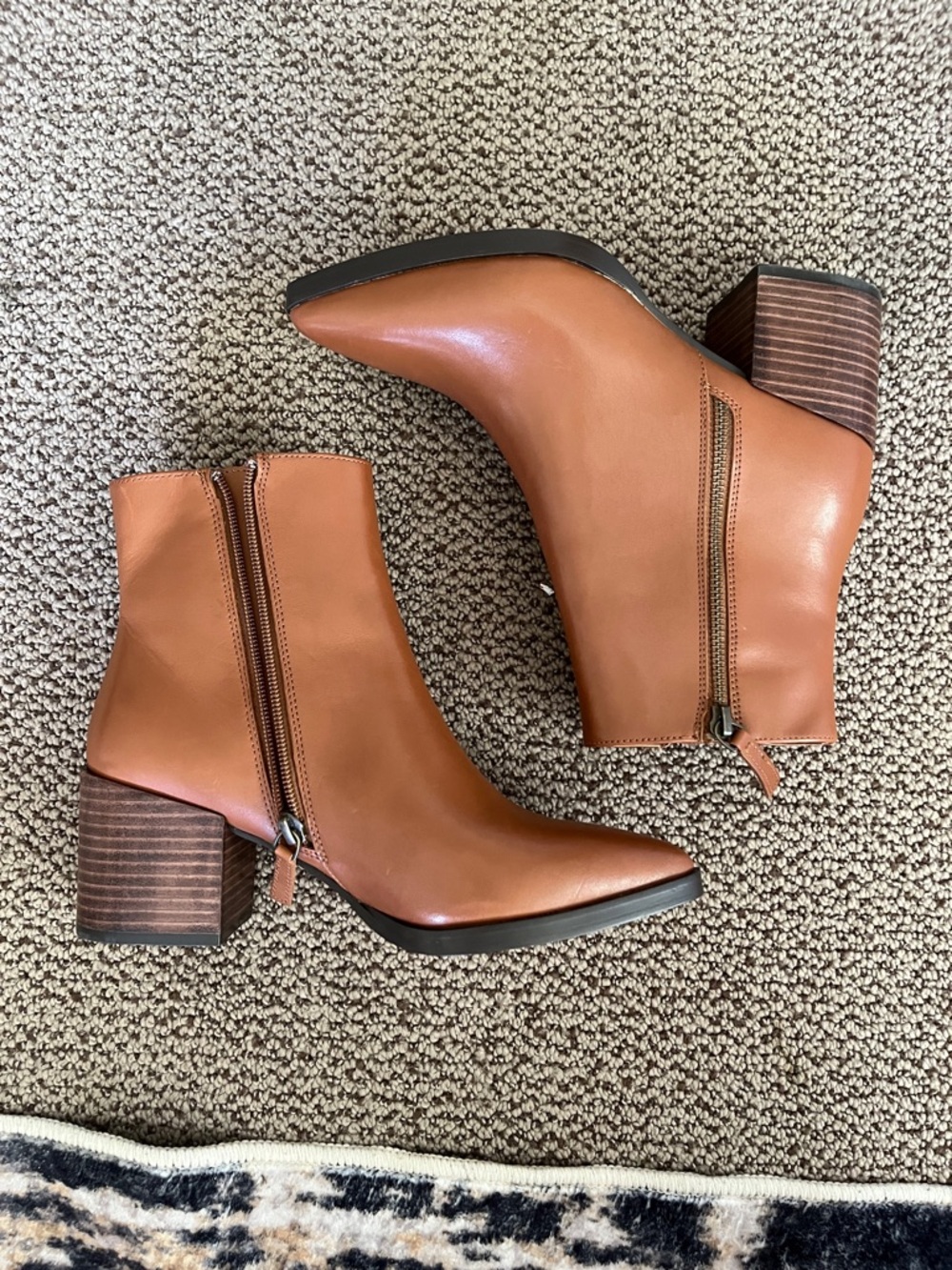 NWT Linia Paolo booties